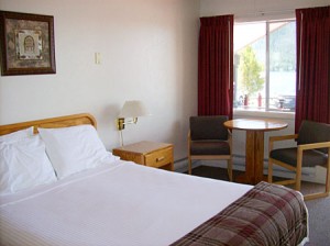 Queen Motel Room